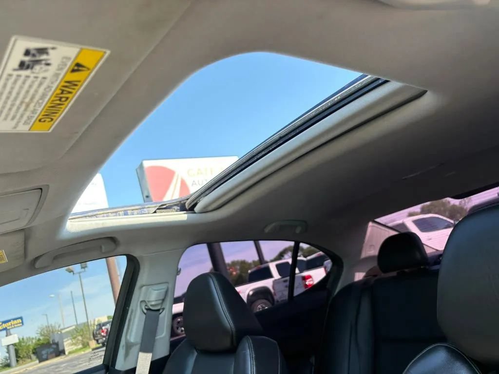 Used 2018 Acura TLX w/ Technology Package FWD image 21