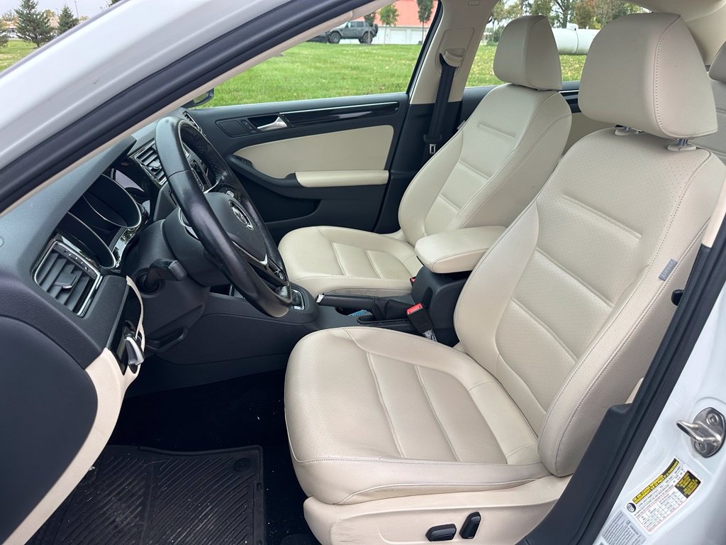 Used 2017 Volkswagen Jetta SEL FWD image 15