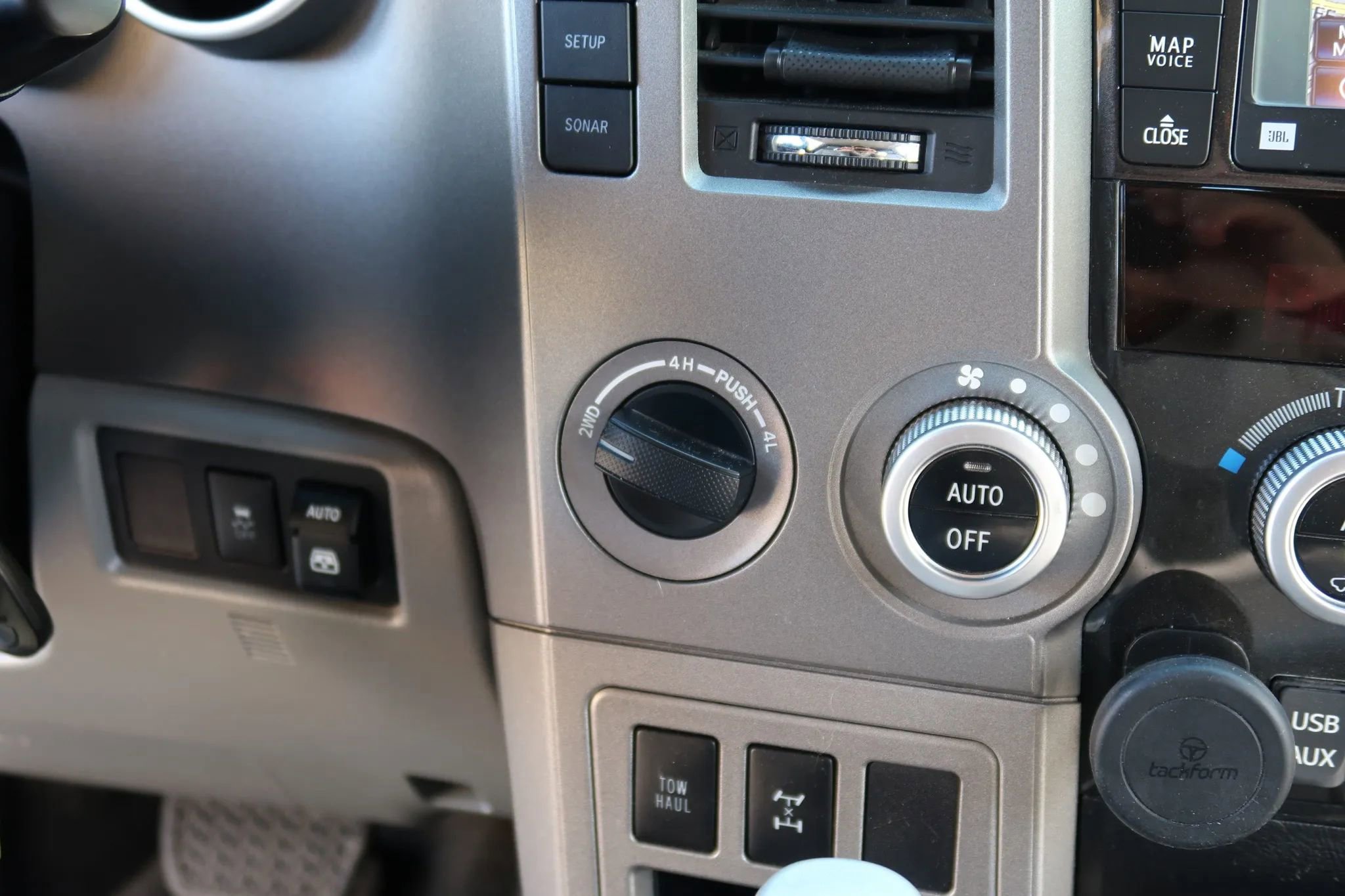 Used 2013 Toyota Sequoia Limited image 28