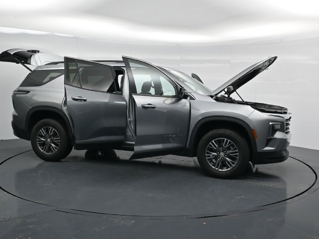 Used 2024 Chevrolet Traverse LT FWD image 42