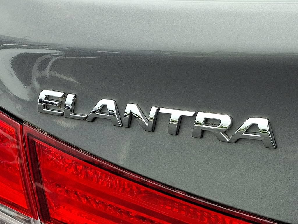 Used 2013 Hyundai Elantra GLS w/ Preferred Pkg FWD image 30