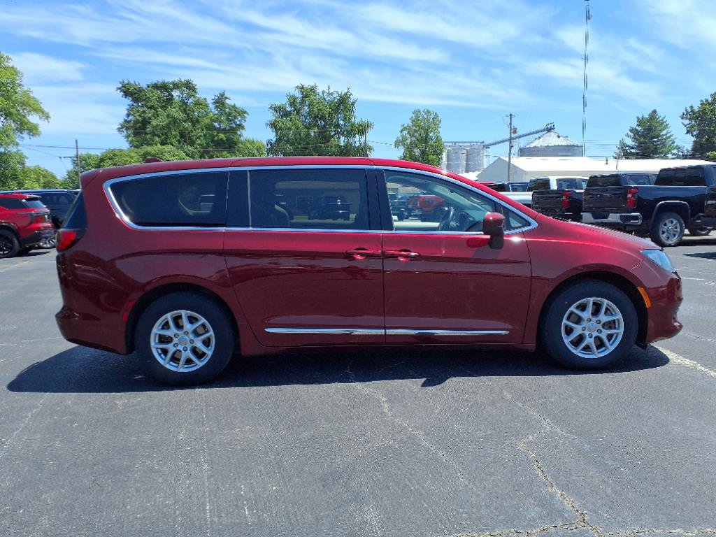 Used 2017 Chrysler Pacifica LX image 5