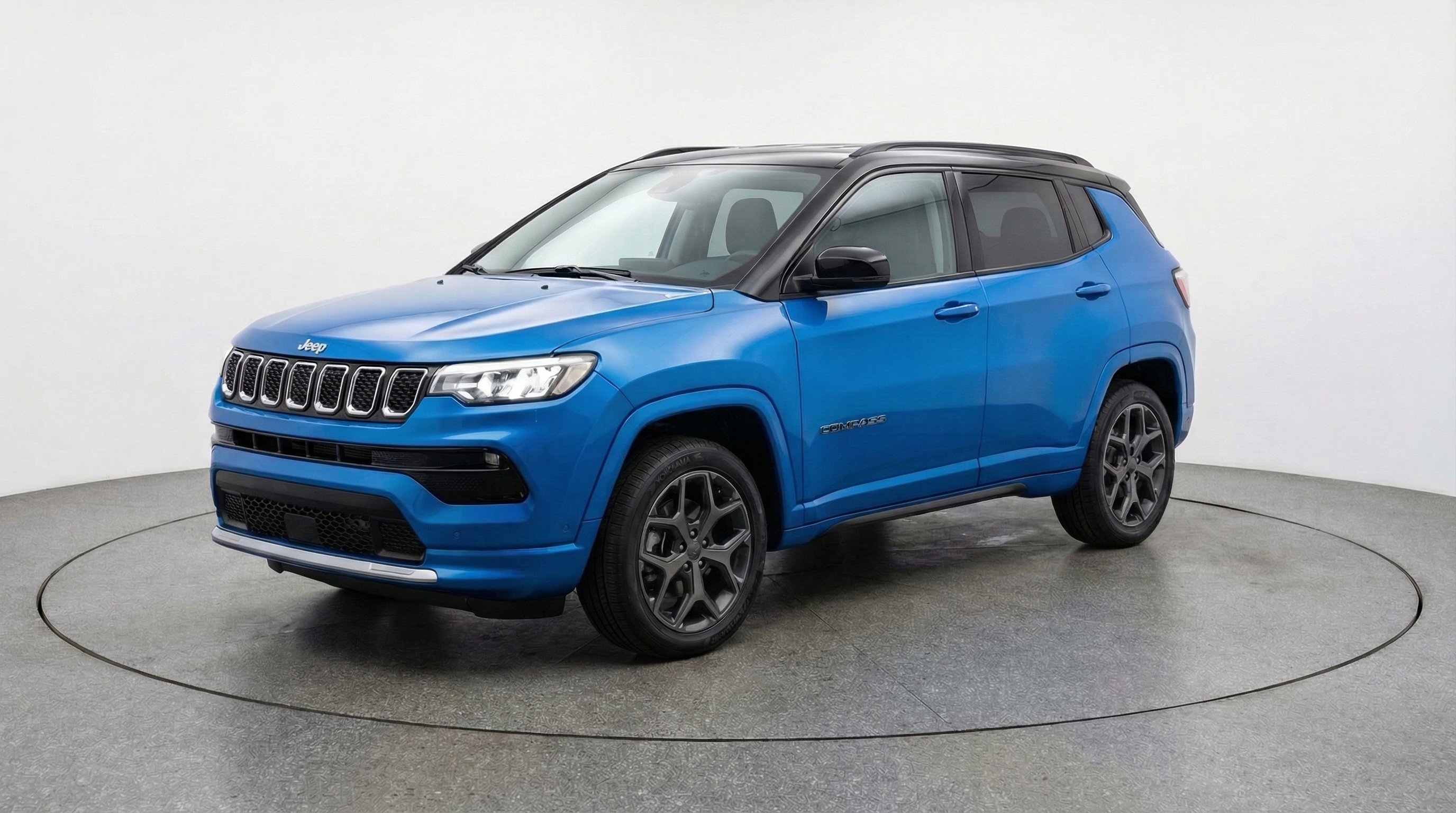 Used 2025 Jeep Compass Limited AWD/4WD image 3
