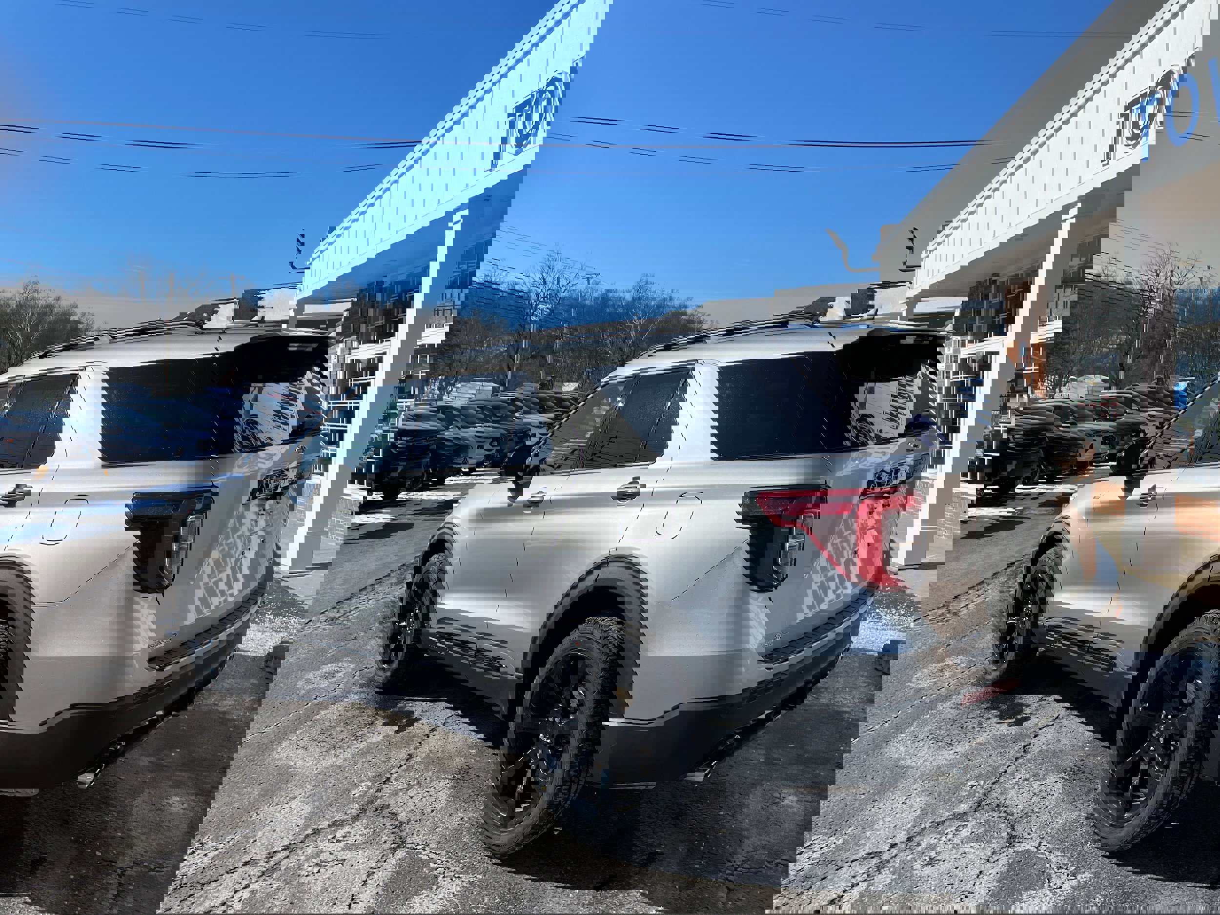 Used 2022 Ford Explorer ST-Line w/ Class IV Trailer Tow Package image 7