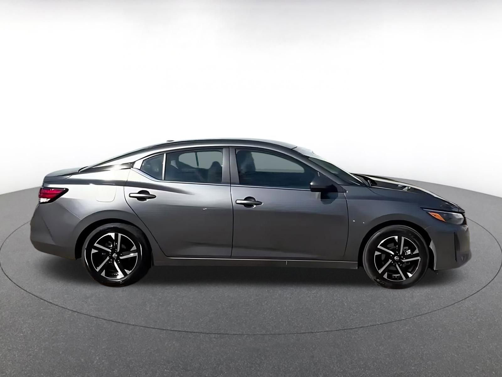 Used 2025 Nissan Sentra SV FWD image 14