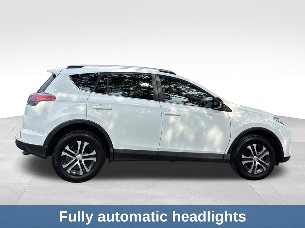 Used 2017 Toyota RAV4 LE FWD image 7