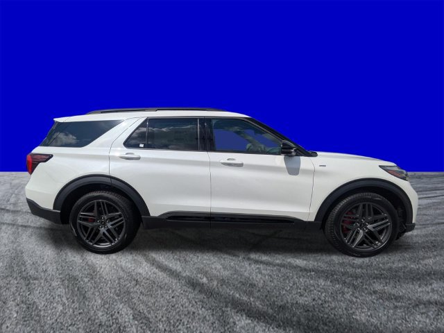 New 2026 Ford Explorer ST-Line w/ ST-Line Street Pack RWD image 3