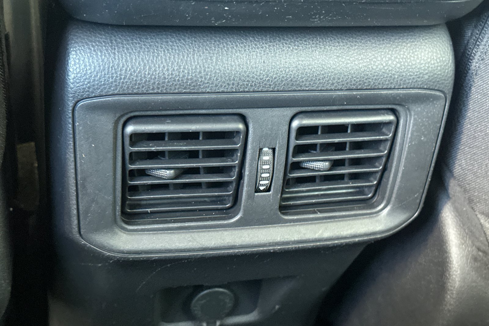 Certified 2023 Toyota RAV4 LE AWD/4WD image 16