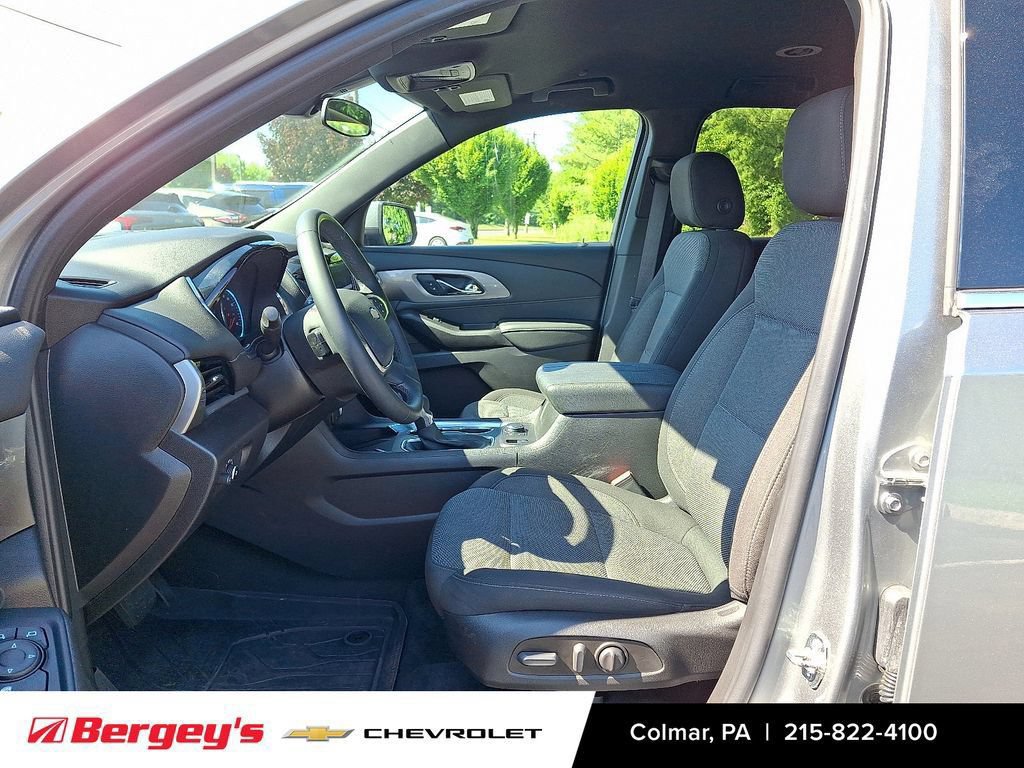 Used 2023 Chevrolet Traverse LT w/ LPO, Floor Liner Package AWD/4WD image 16