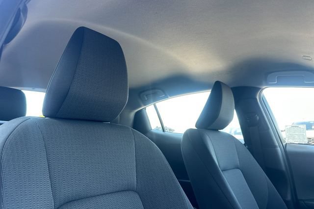 Certified 2025 Toyota Prius LE FWD image 21