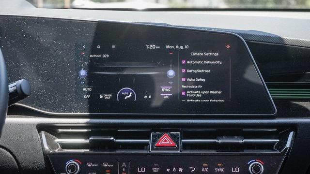 Certified 2025 Kia Niro EX FWD image 16