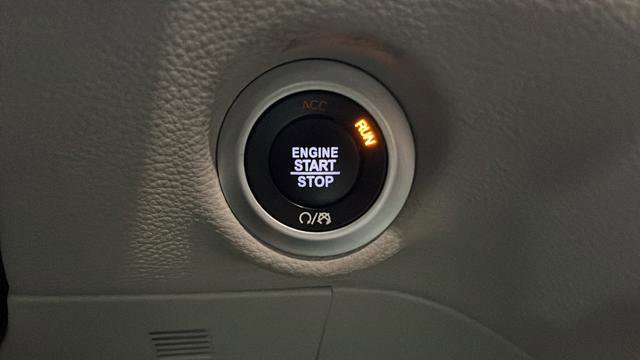 Used 2022 Chrysler Pacifica Touring-L FWD image 22