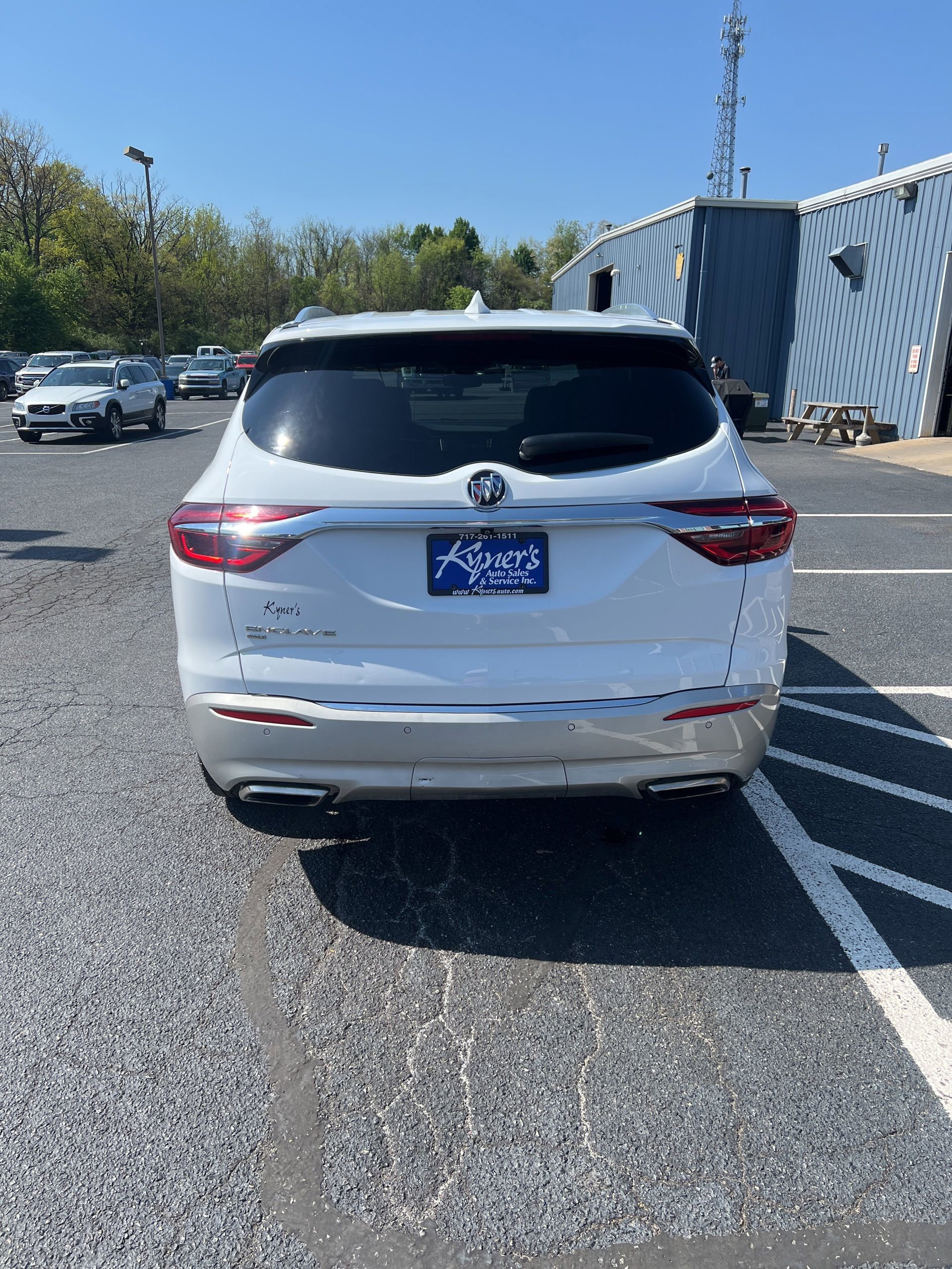 Used 2021 Buick Enclave Premium w/ Sun and Sites Package AWD/4WD image 5