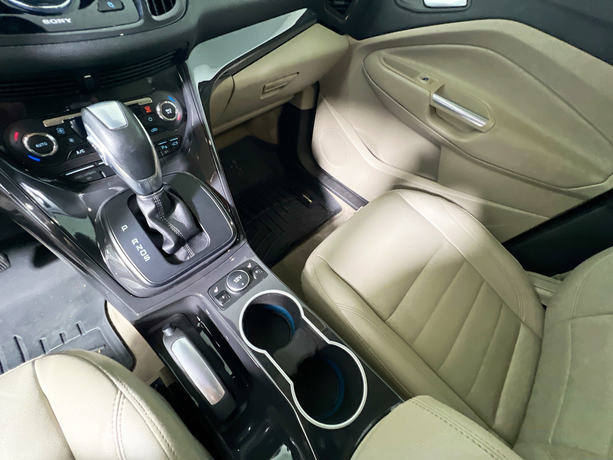 Used 2014 Ford Escape Titanium w/ Equipment Group 401A image 26