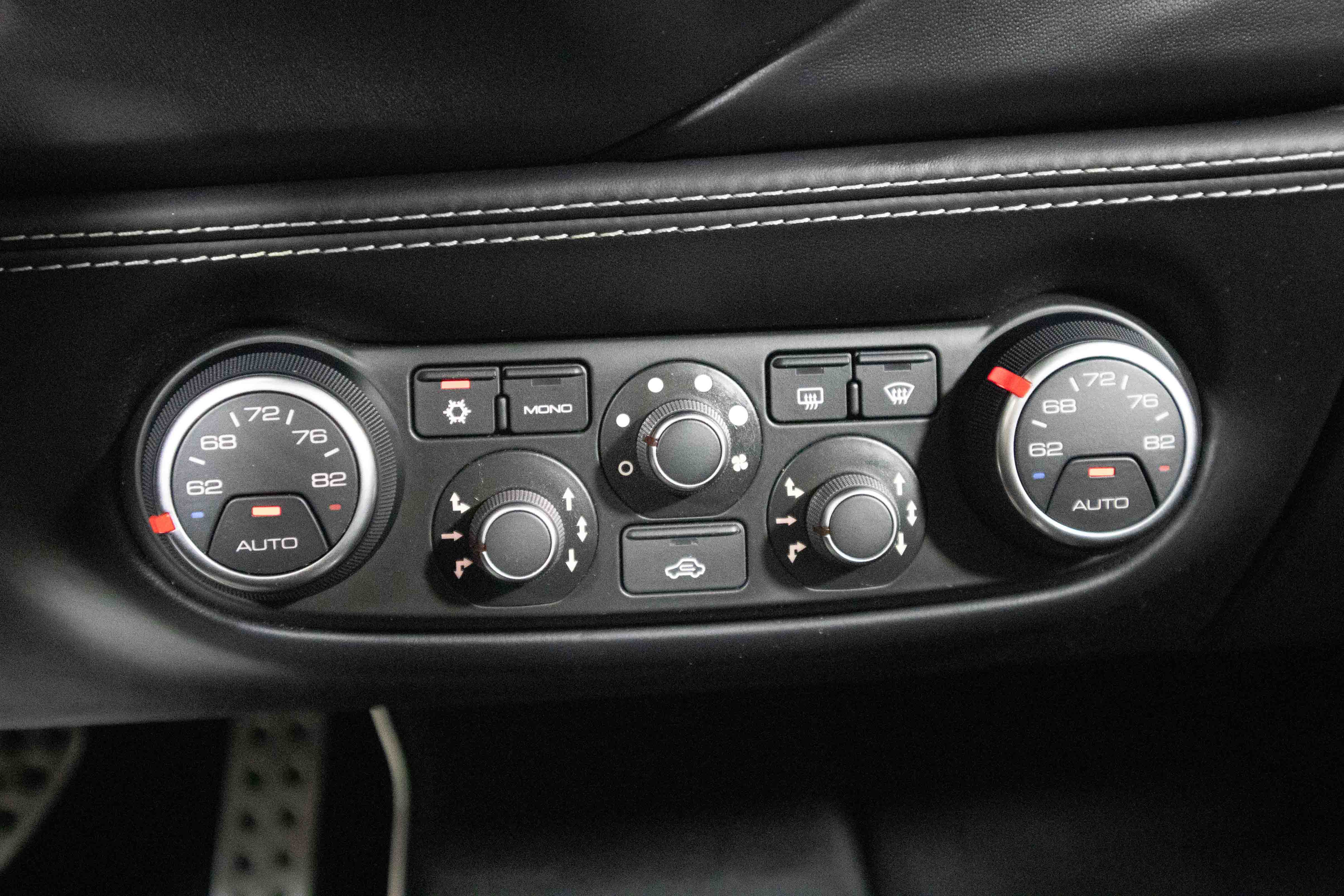 Used 2018 Ferrari 488 Spider image 32