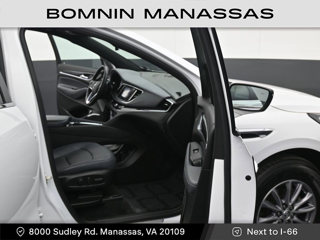 Used 2023 Buick Enclave Essence FWD image 9