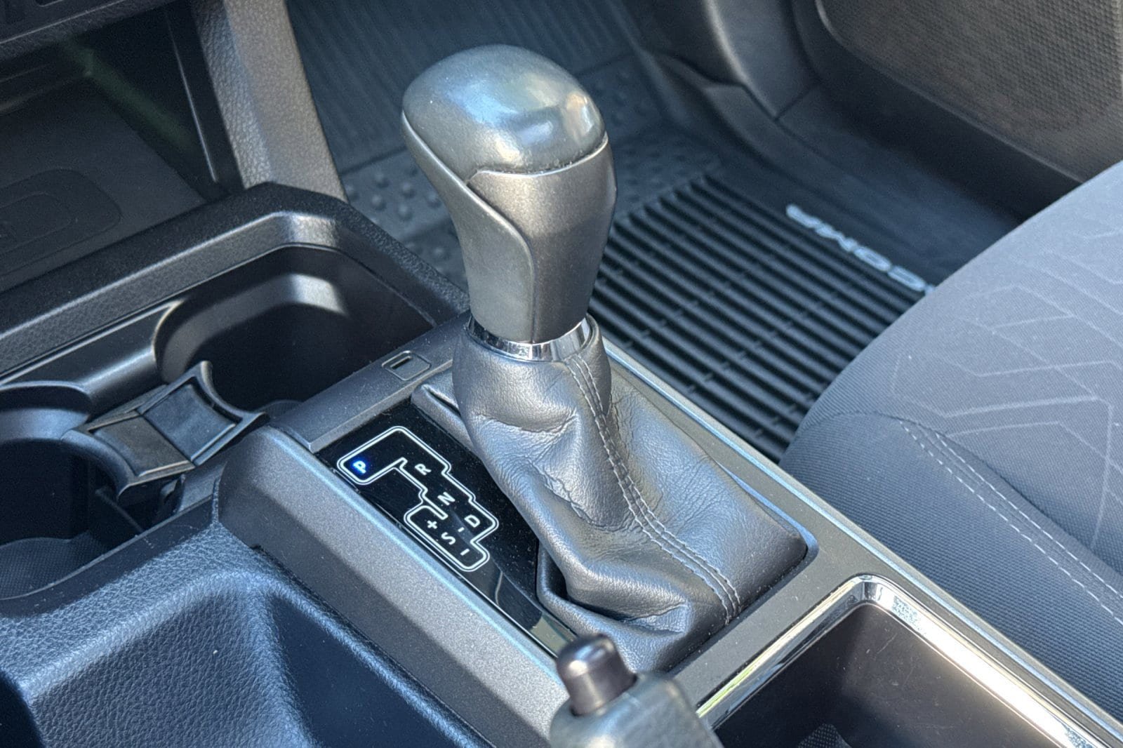 Used 2017 Toyota Tacoma TRD Off-Road RWD image 18
