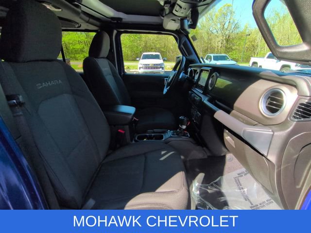 Used 2018 Jeep Wrangler Unlimited Sahara AWD/4WD image 28