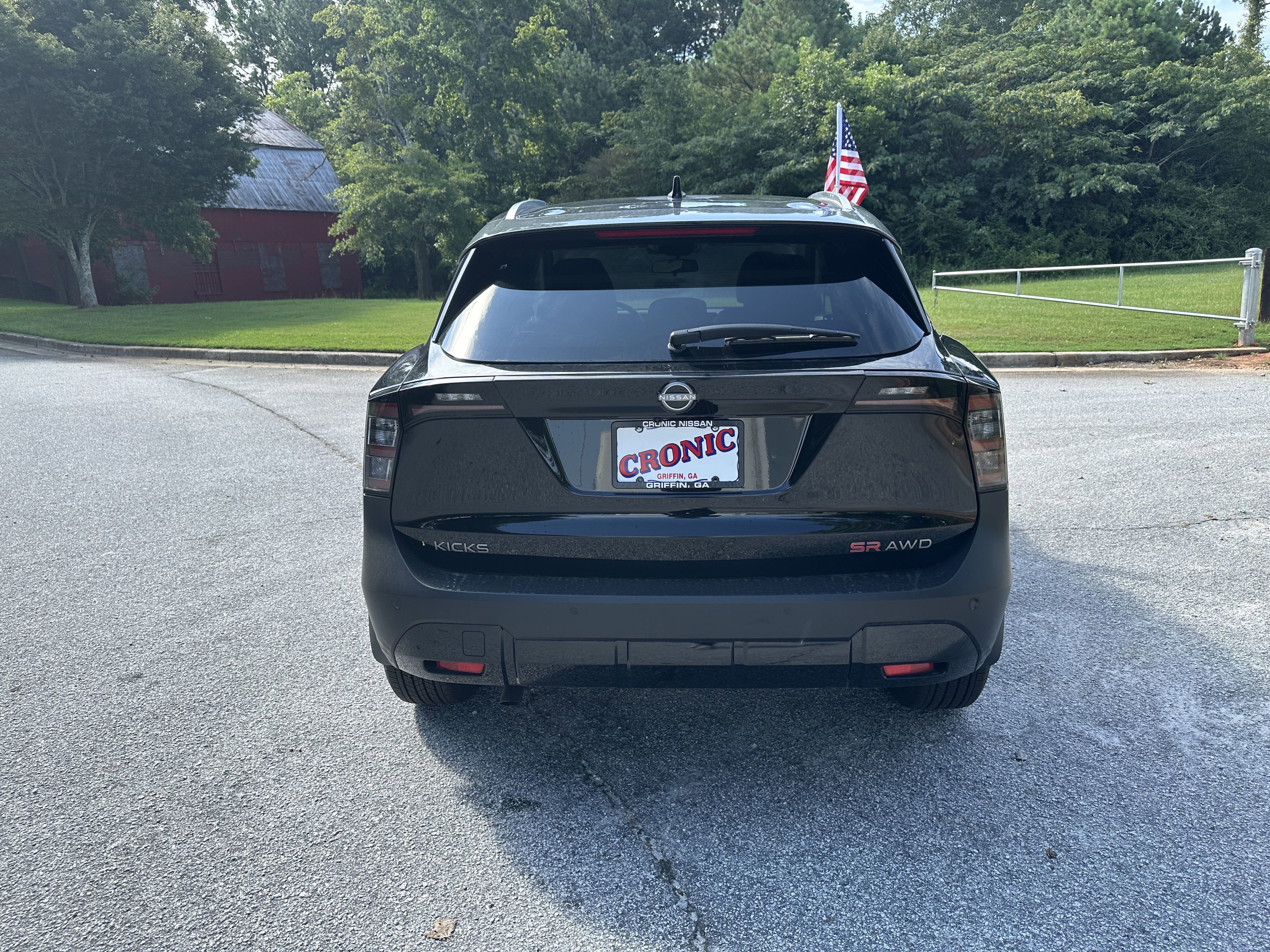 New 2025 Nissan Kicks SR image 6