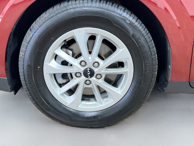 Used 2024 Kia Carnival LX FWD image 32