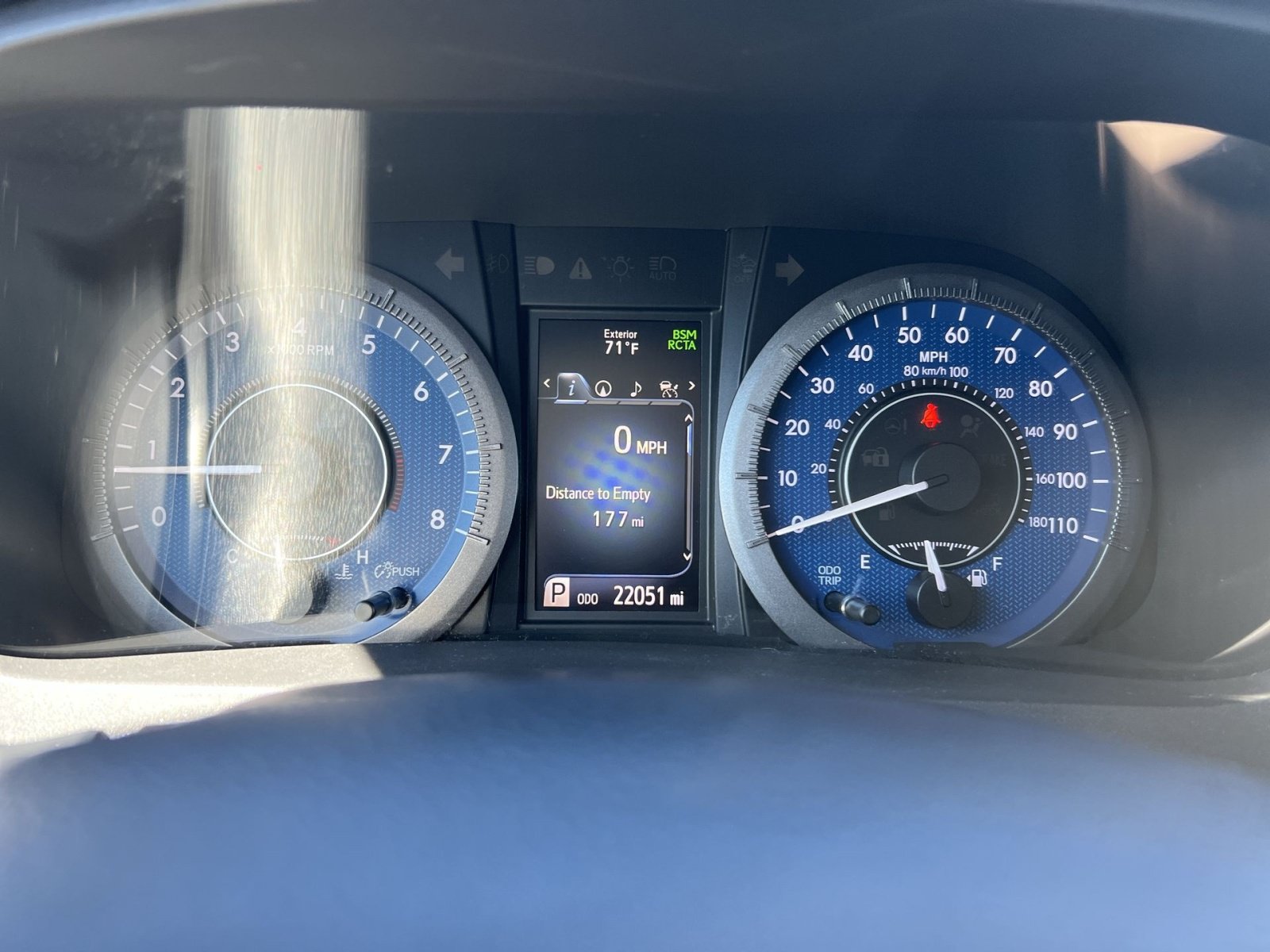 Used 2020 Toyota Sienna XLE w/ XLE Navigation Package FWD image 17