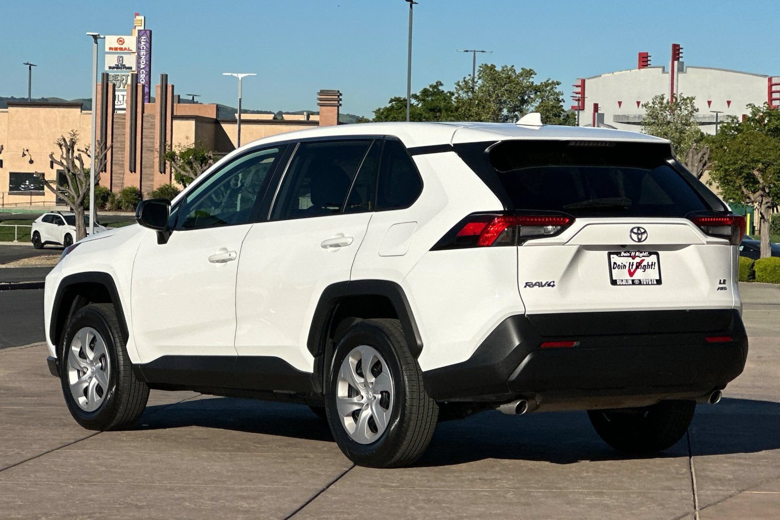 Used 2024 Toyota RAV4 LE AWD/4WD image 6
