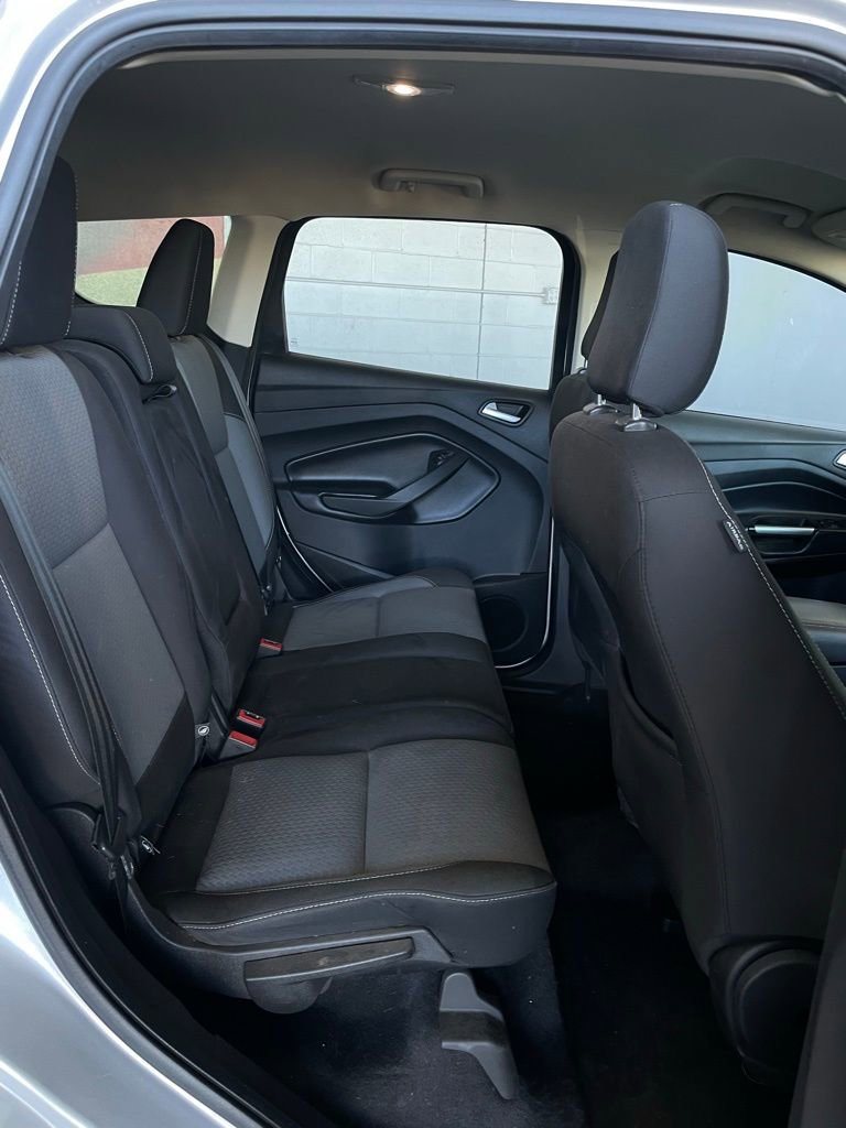 Used 2019 Ford Escape SE image 11