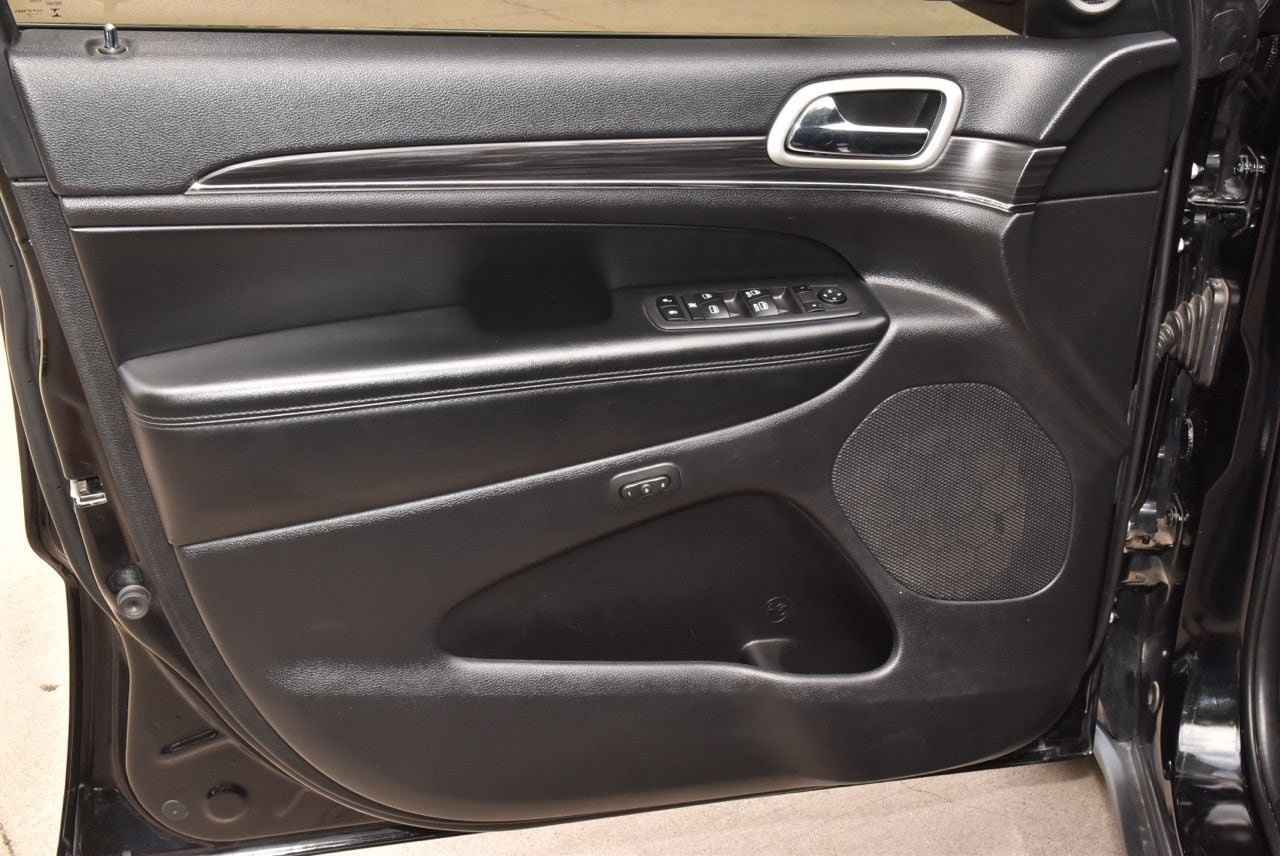 Used 2022 Jeep Grand Cherokee Limited image 36