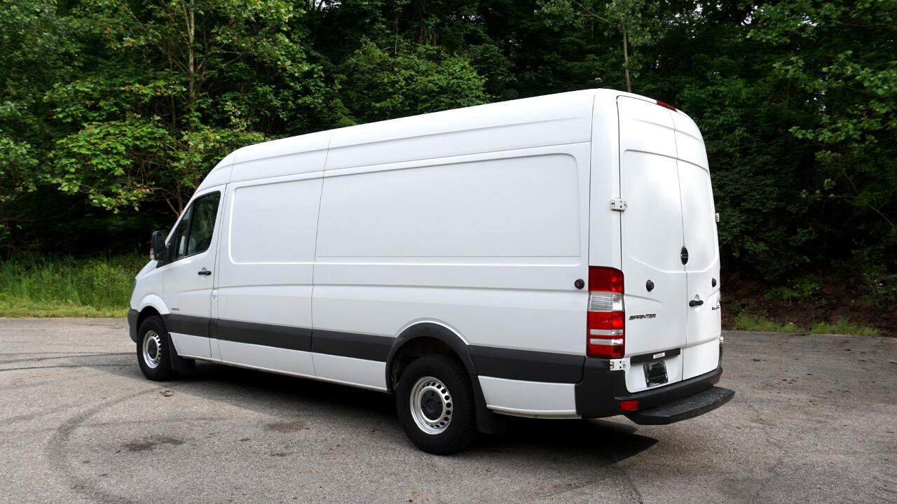 Used 2015 Freightliner Sprinter 2500 image 3