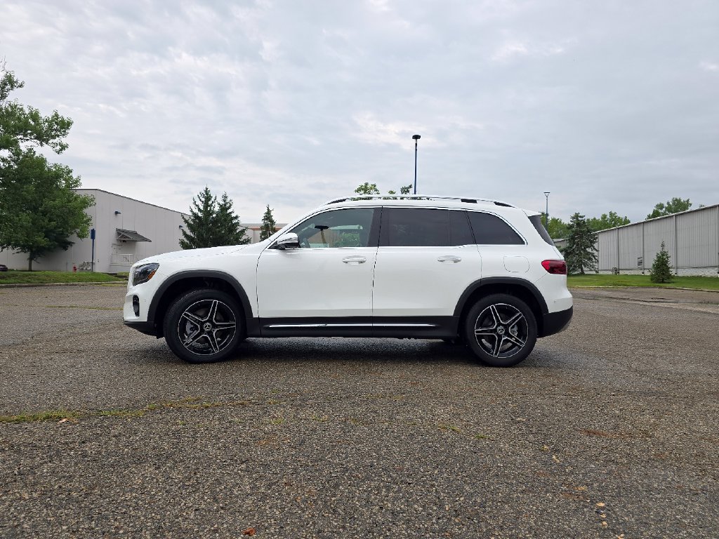 New 2026 Mercedes-Benz GLB 250 4MATIC image 11