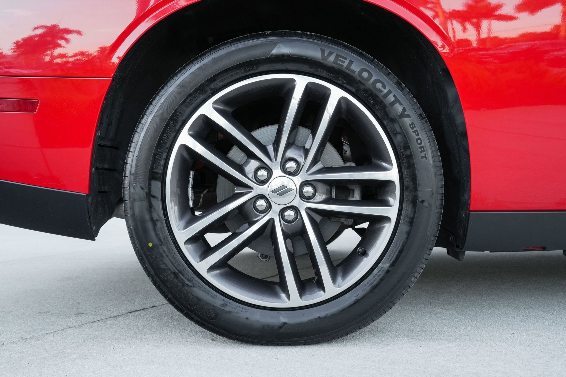 Used 2019 Dodge Challenger SXT image 30