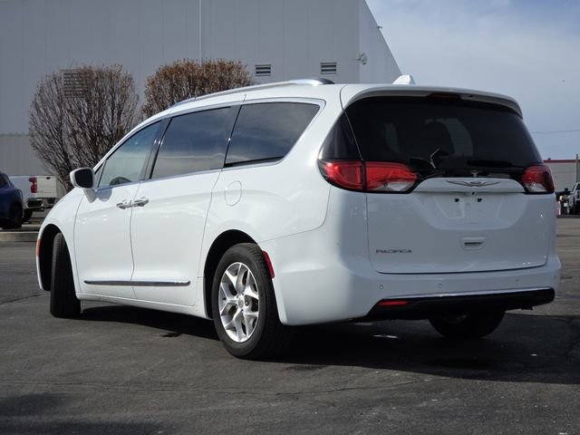 Used 2019 Chrysler Pacifica Touring-L Plus w/ Tire & Wheel Group image 19