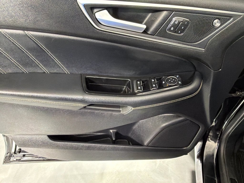 Used 2019 Ford Edge ST AWD/4WD image 11