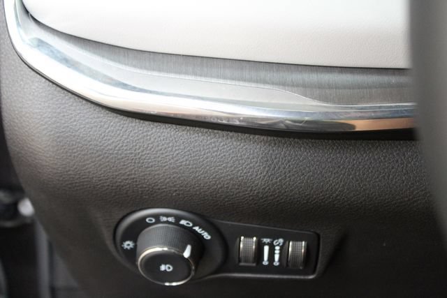 Used 2023 Jeep Compass Limited AWD/4WD image 15
