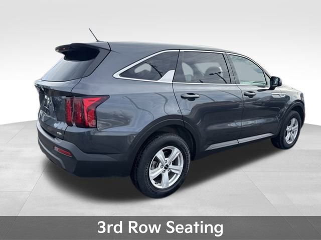 Used 2023 Kia Sorento LX image 8