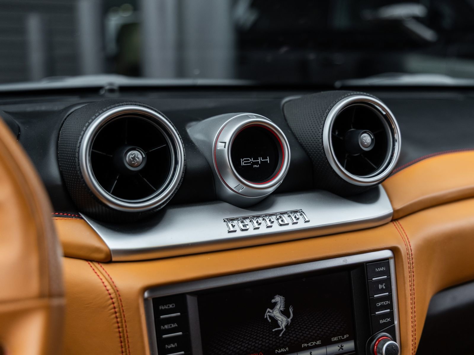 Used 2016 Ferrari California T RWD image 37