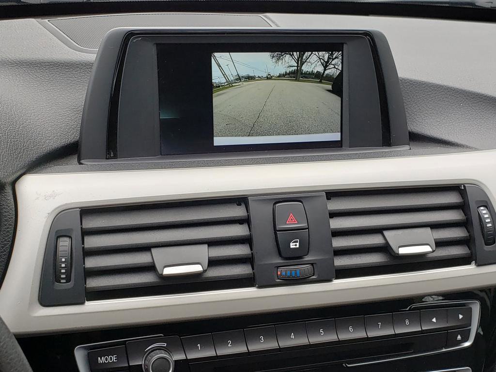 Used 2018 BMW 320i xDrive Sedan image 22