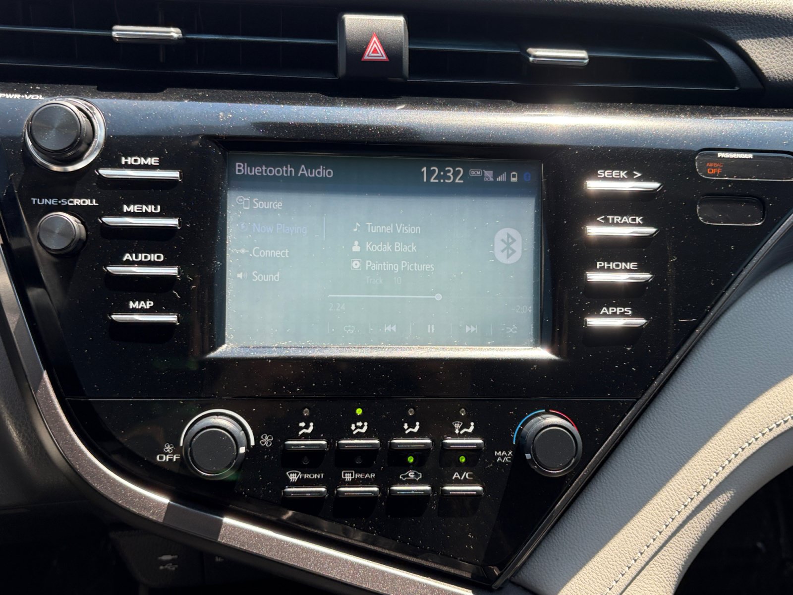 Used 2019 Toyota Camry LE FWD image 26