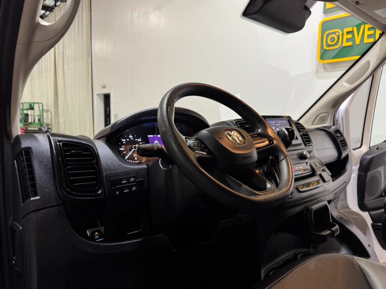 Used 2022 RAM ProMaster 2500 w/ Convenience Group image 11