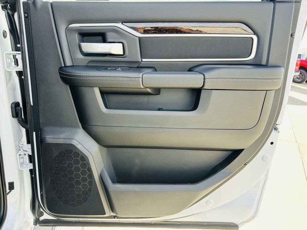 New 2025 RAM 3500 Big Horn image 28