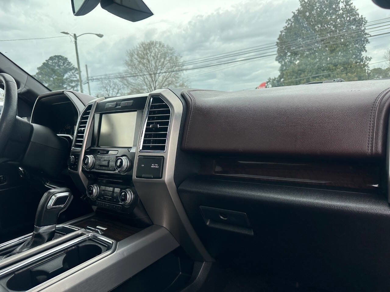 Used 2015 Ford F150 Platinum image 32