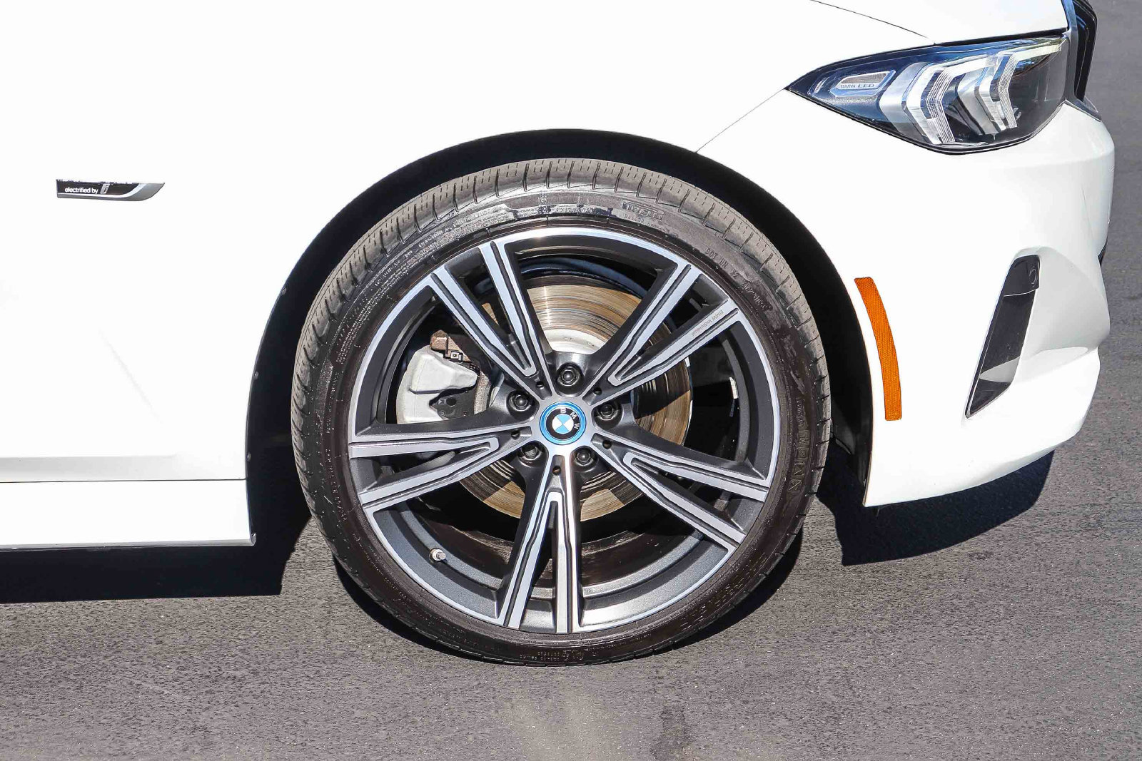 Used 2023 BMW 330e w/ Premium Package RWD image 11