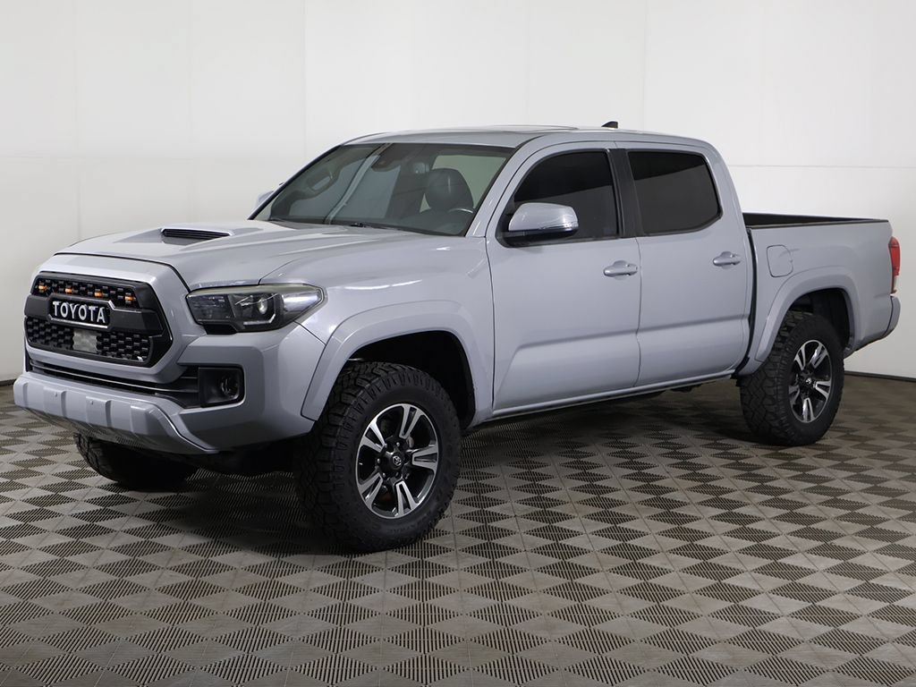 Used 2018 Toyota Tacoma TRD Sport AWD/4WD image 10
