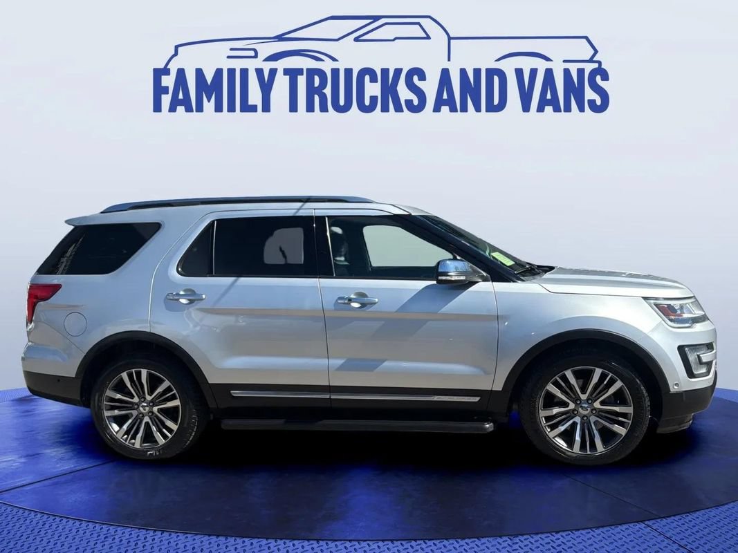 Used 2017 Ford Explorer Platinum AWD/4WD image 6