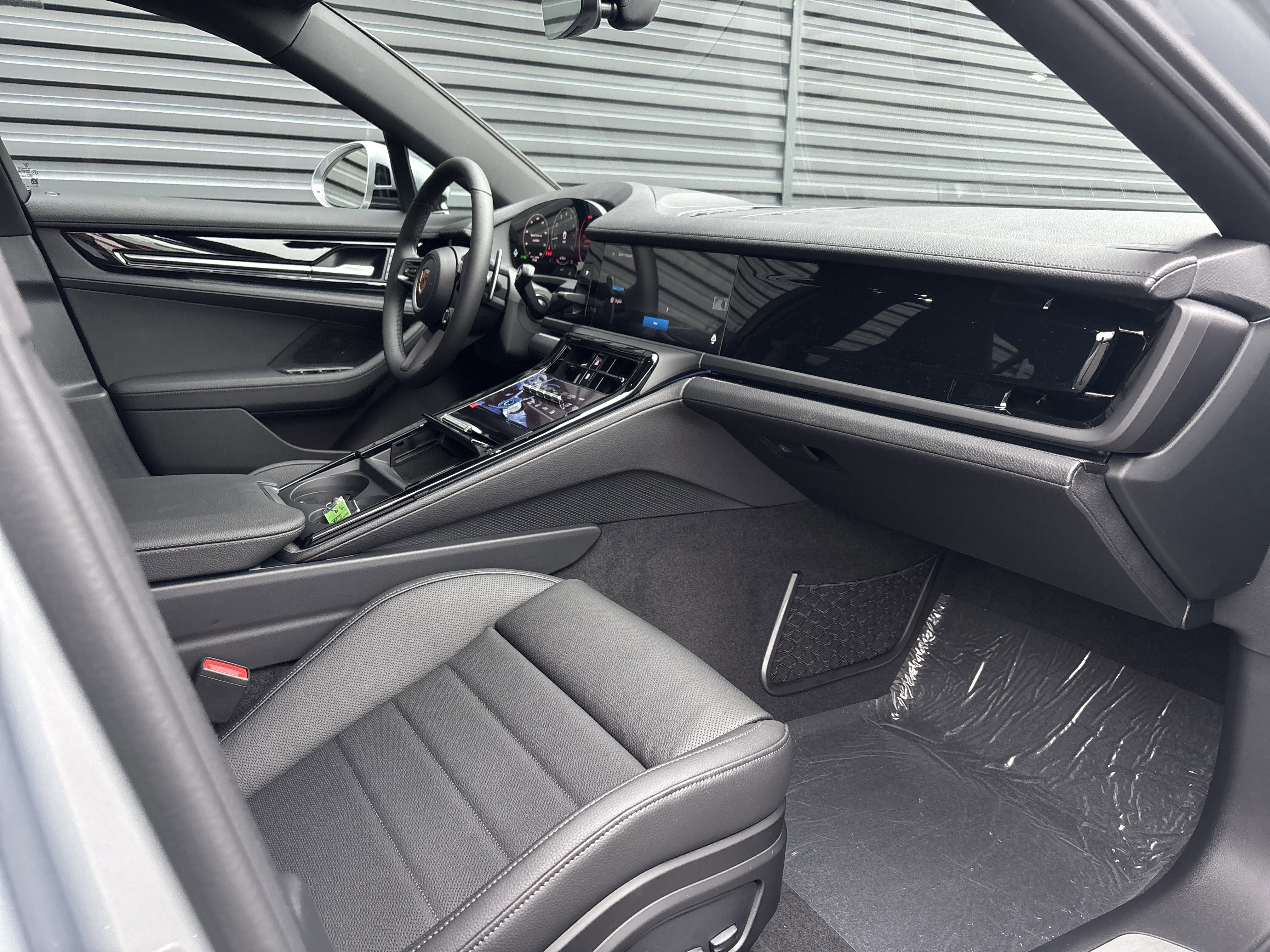 New 2026 Porsche Panamera image 12