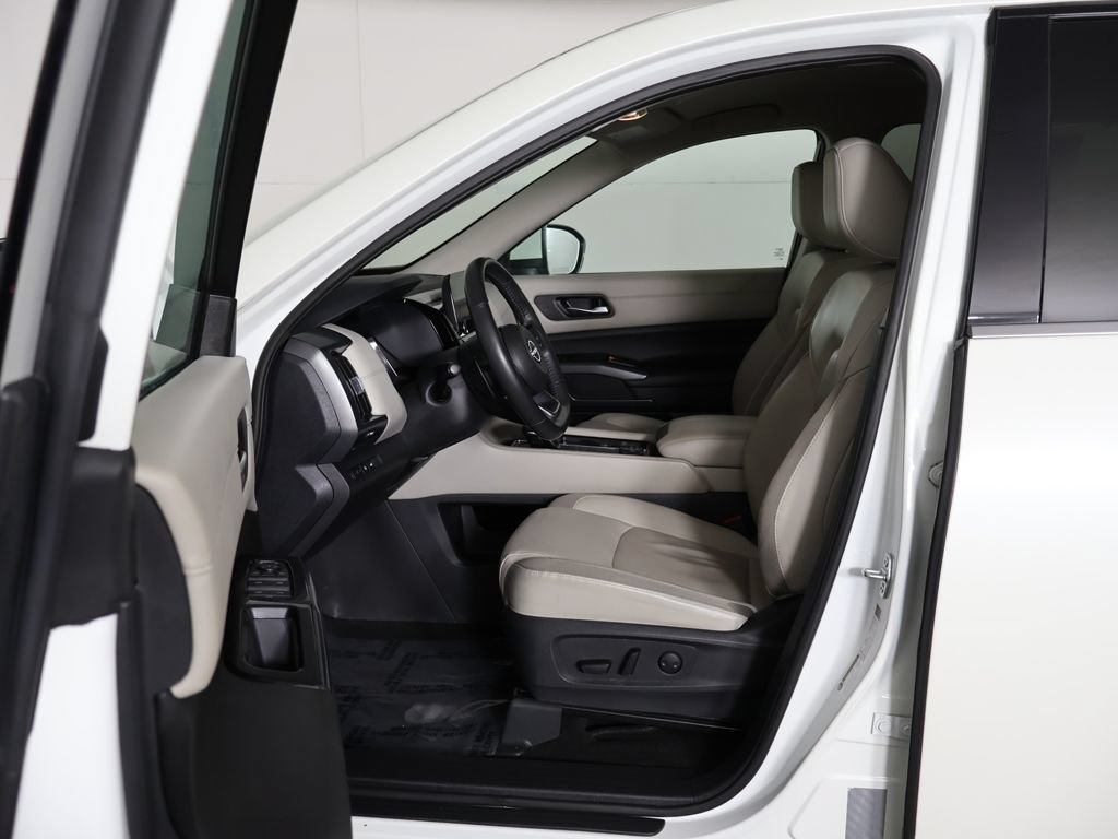 Used 2023 Nissan Pathfinder SL AWD/4WD image 29