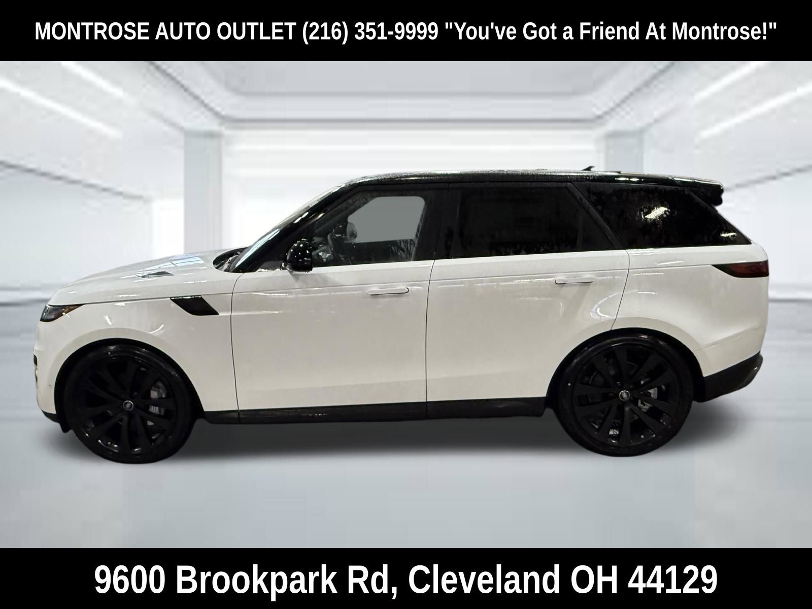 New 2025 Land Rover Range Rover Sport SE AWD/4WD image 2