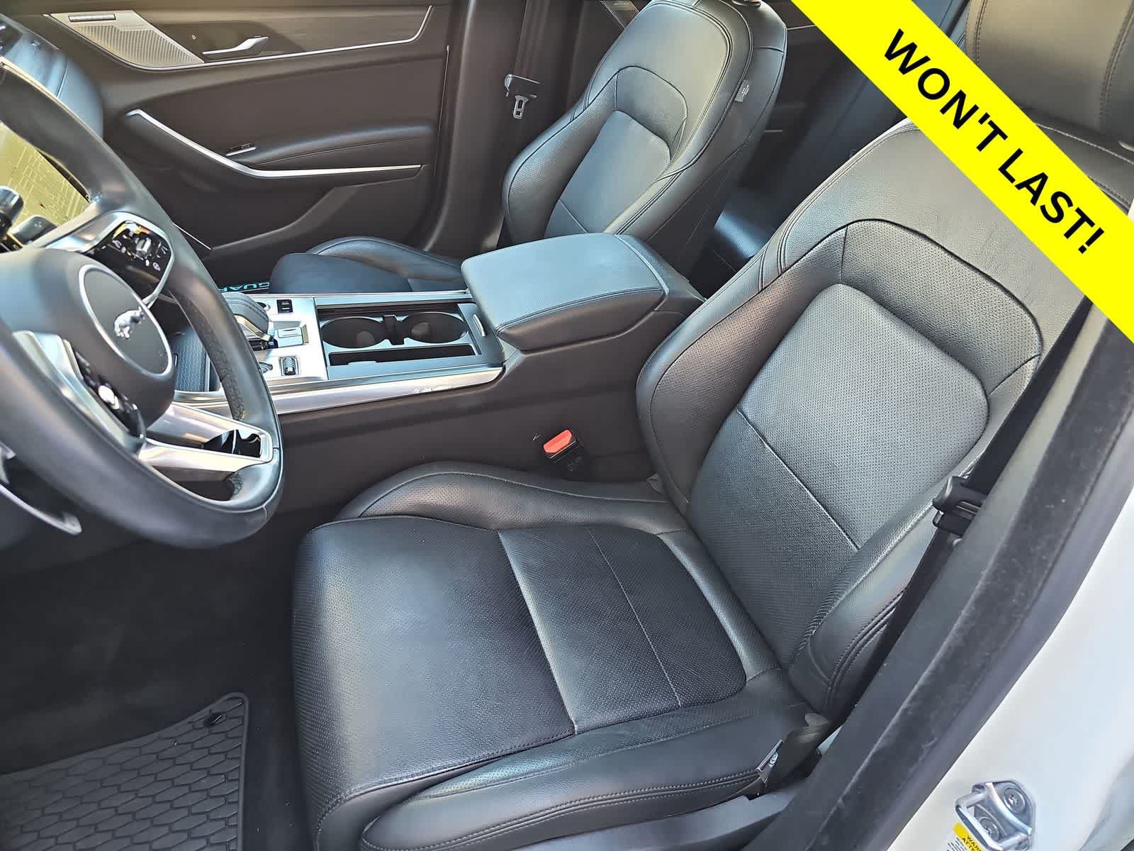 Used 2022 Jaguar XF SE RWD image 15