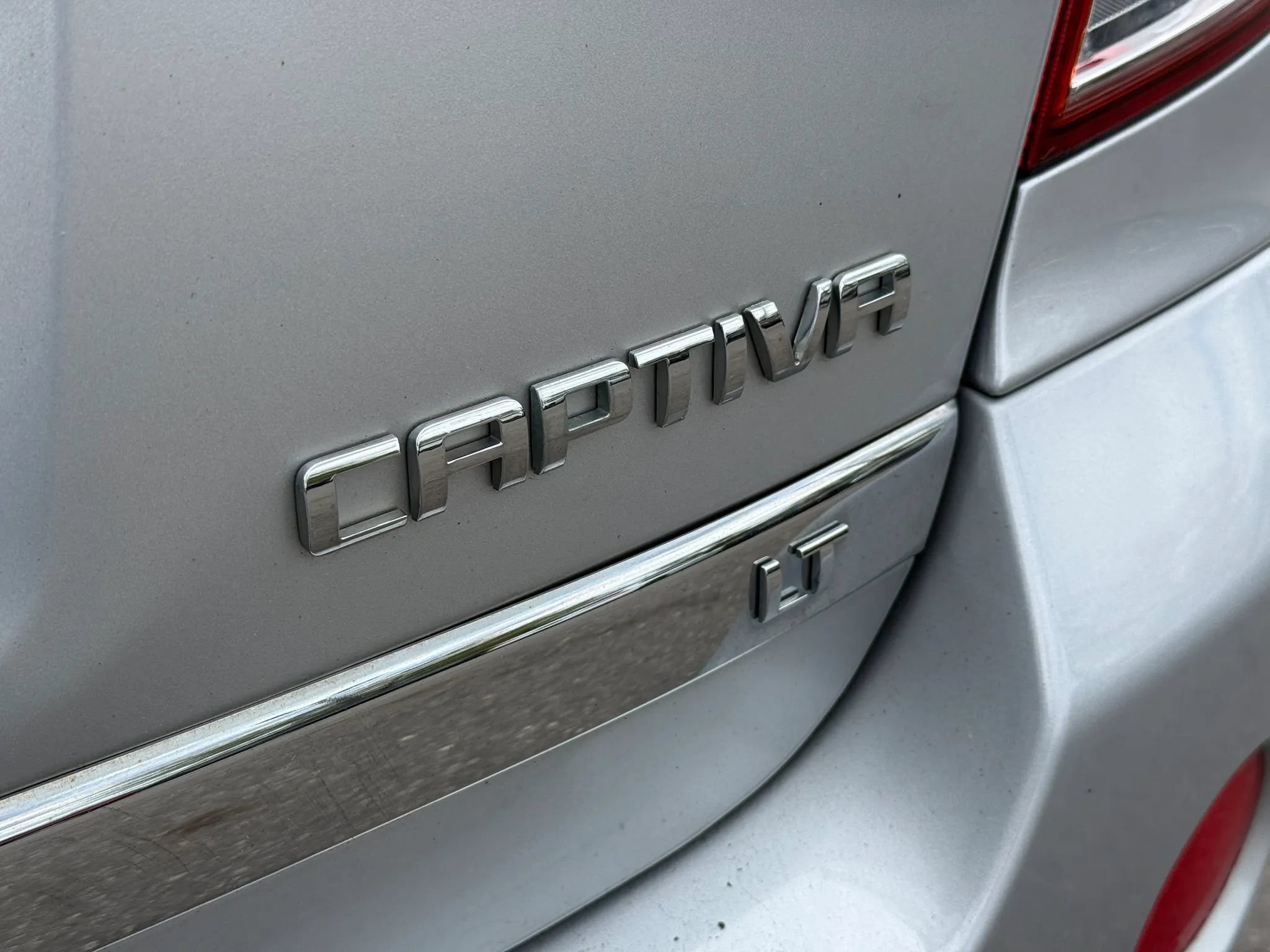 Used 2012 Chevrolet Captiva Sport LT FWD image 13