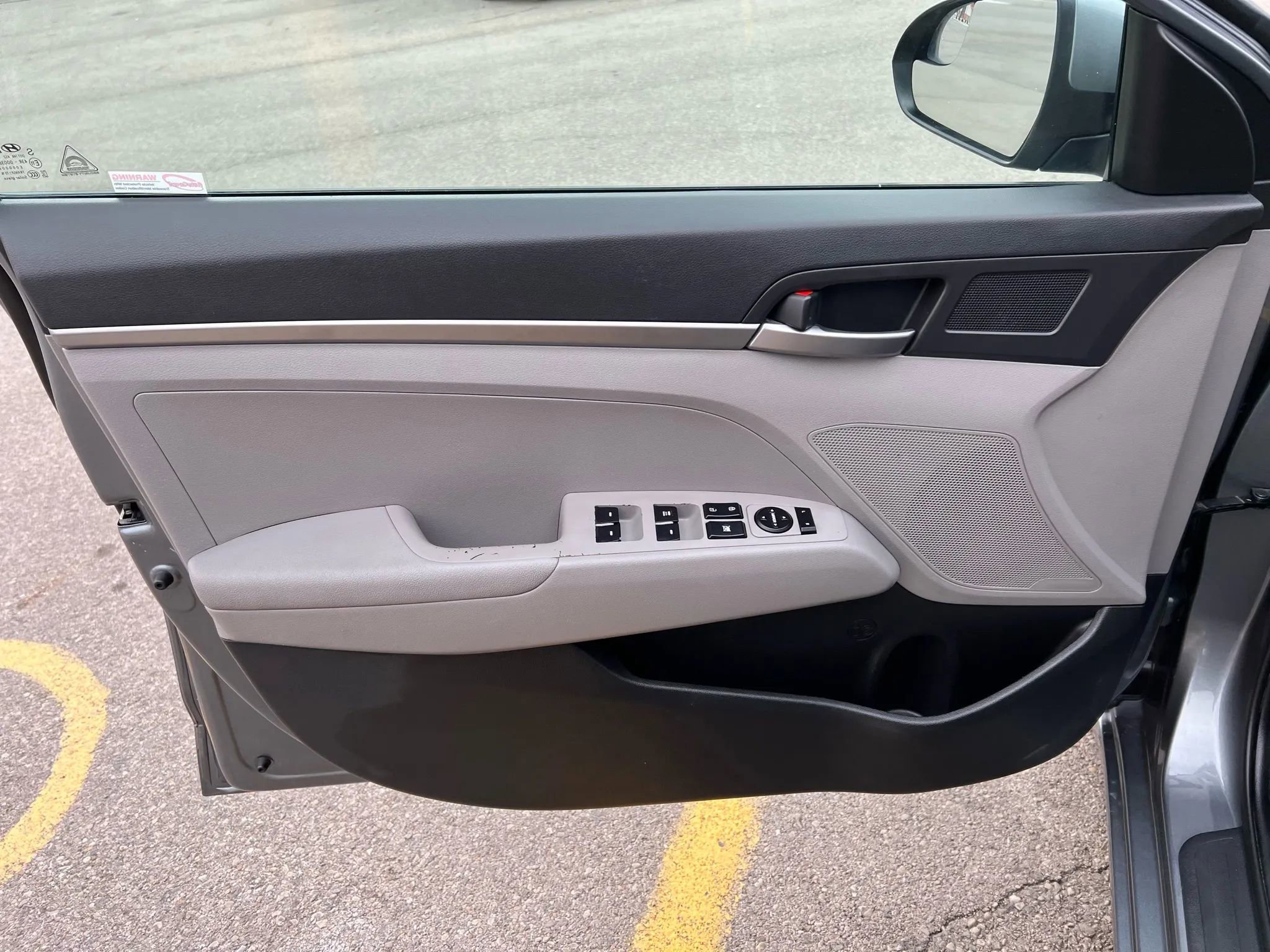 Used 2017 Hyundai Elantra SE image 21